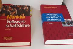 Bücher / Literatur: VWL Buch - Deutsch 